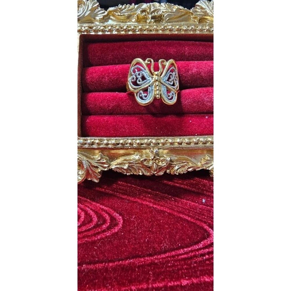Ring gold tone